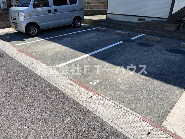 ４ＳＥＡＳＯＮＳ　ＯＮＯの駐車場
