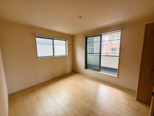 【洋室】 | 西区福重4丁目戸建 | 約8帖の洋室です。