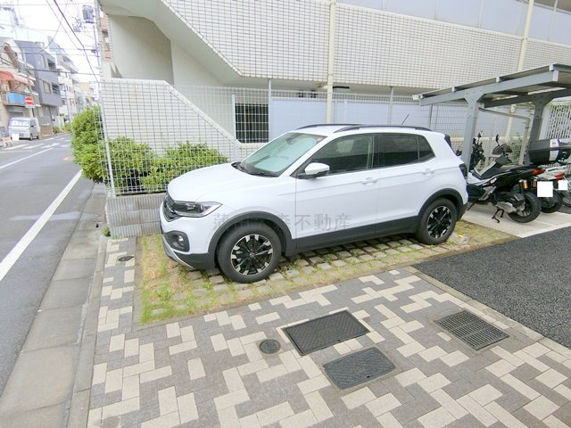 PREMIUM　CUBE武蔵新田の駐車場