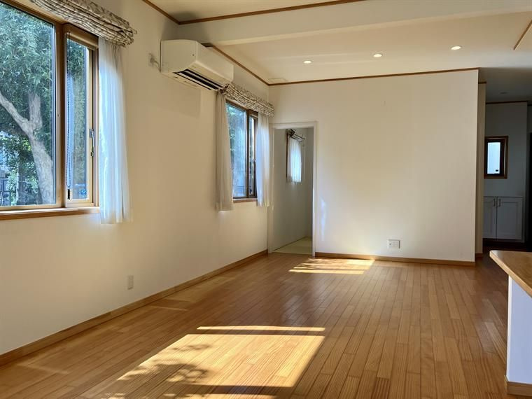 胡録台戸建の洋室