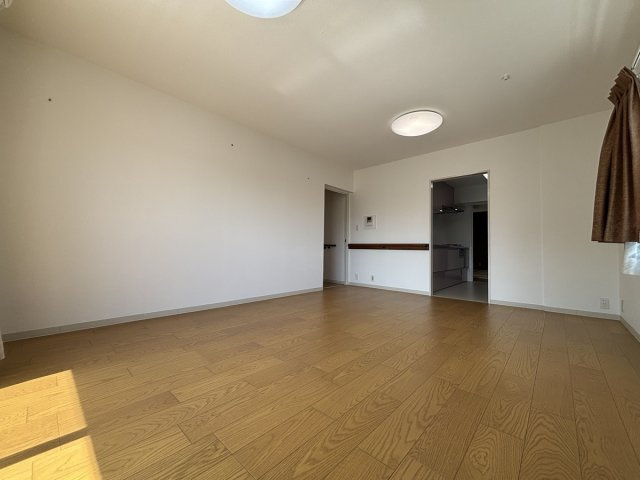見たそのままでご検討頂けるリフォーム済の物件です！空室に付、内見も容易に可能ですのでお気軽にお問い合わせくださいませ！