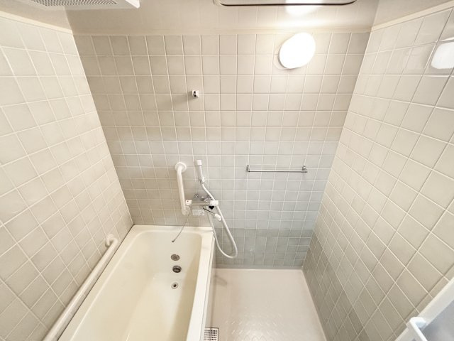 バスルームも綺麗な状態です！気持ちよく新生活を迎えられます！