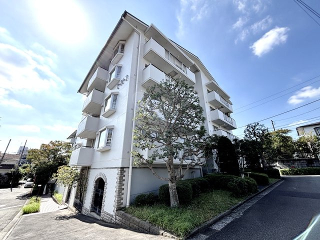 管理事務所のすぐ目の前の号棟です！