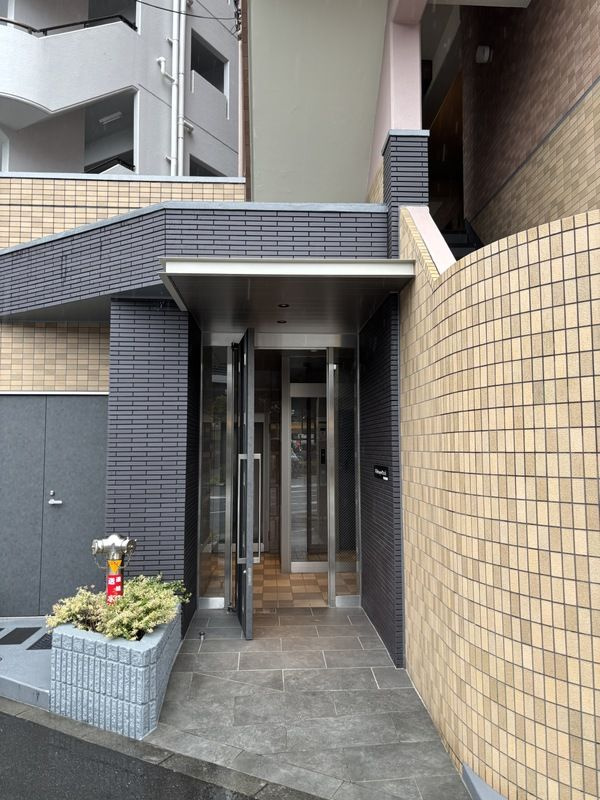 Belleviage Omuraiのエントランス