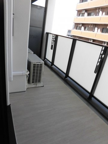 大阪市中央区瓦屋町２丁目の賃貸マンションのバルコニー
