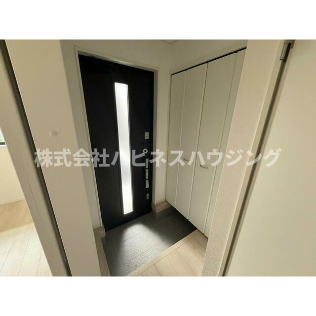 Ｓｕｍａｉ－ｔｏ我孫子市布佐酉町０１(スマイートアビコシフサトリマチゼロイチ)の玄関