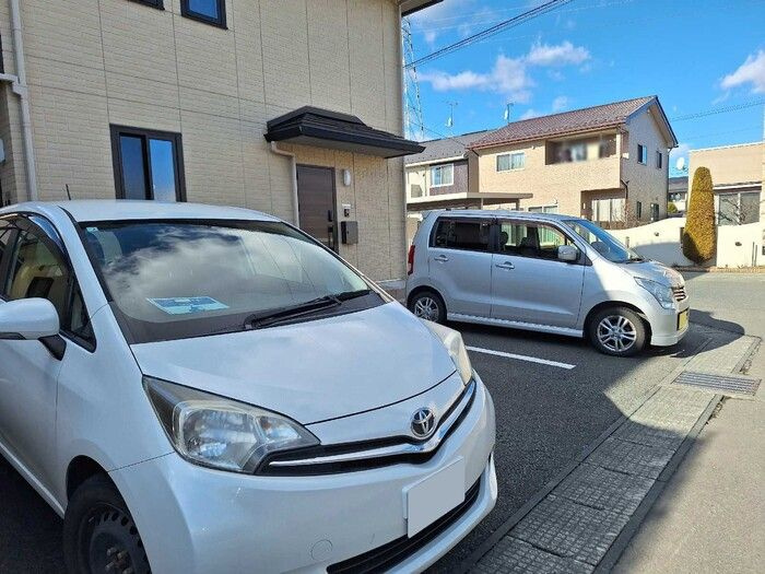 サンプティの駐車場