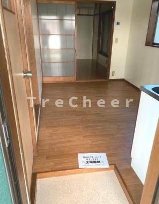 ハイツ田中の玄関