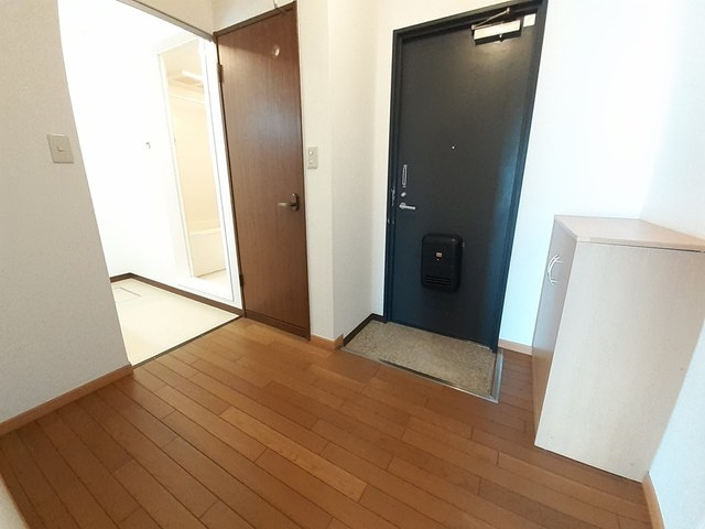 角谷フラットの玄関