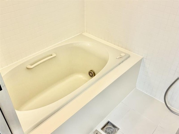 ｈｏｗｆｆ　ＲＥＬＡＸ三軒茶屋の浴室|日々の疲れを癒すお風呂付です
