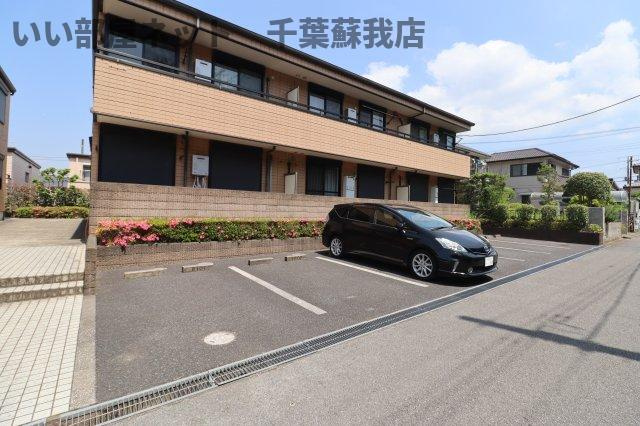 サンライズ万葉Ｂ棟の駐車場|カースペースがあります