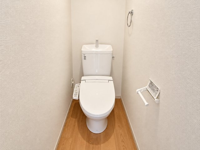 戸建 宇治市明星町３丁目のトイレ|1階トイレ