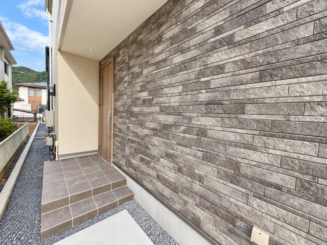 戸建 宇治市明星町３丁目のエントランス|モダンなエントランス