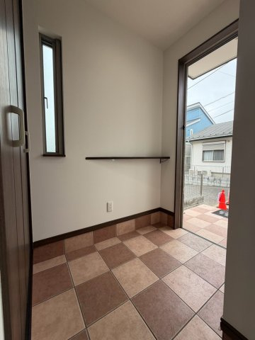 所沢市山口中古戸建の玄関