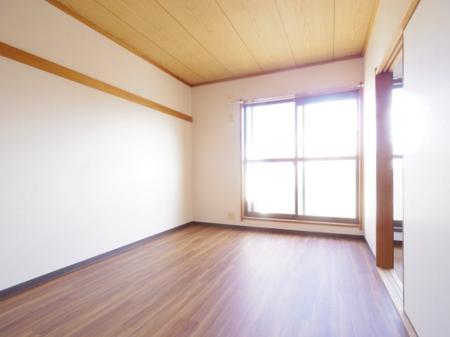 ハイツリバーランドの内装