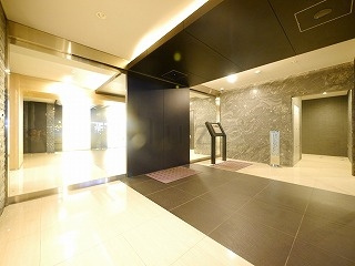 ガーラプレシャス川崎のエントランス