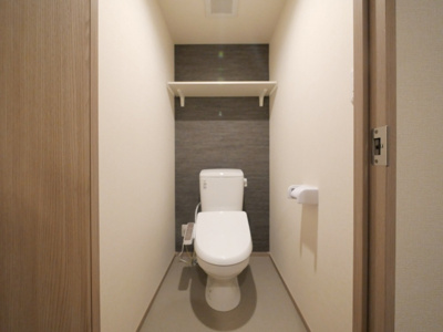 【トイレ】 | Granstella 姫島 | 落ち着いた色調のトイレです