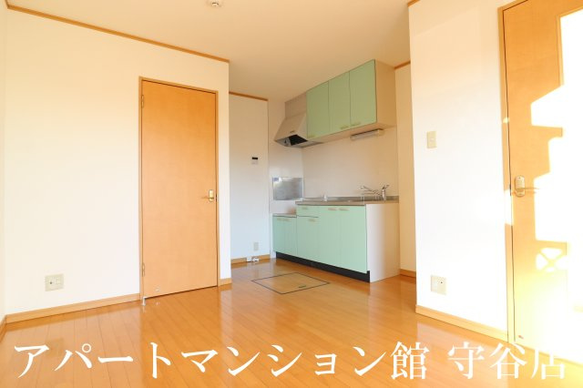 ラポールIWAIの居間・リビング
