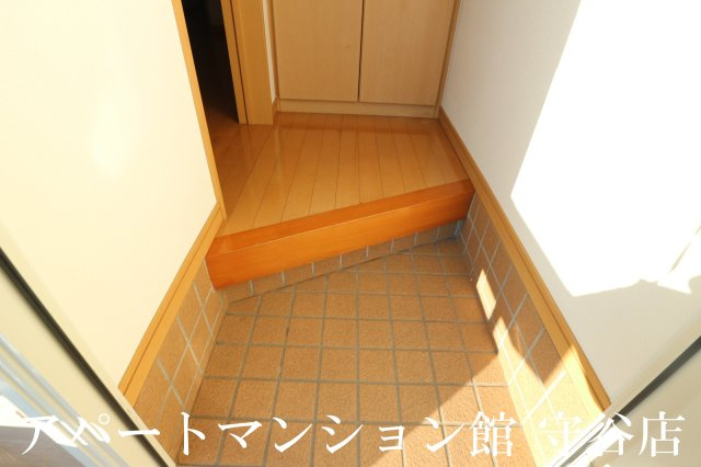 ラポールIWAIの玄関
