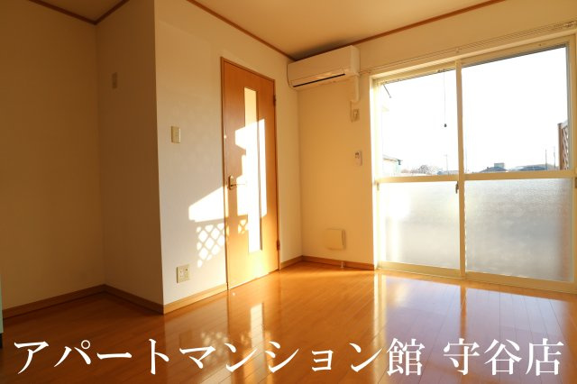 ラポールIWAIの居間・リビング