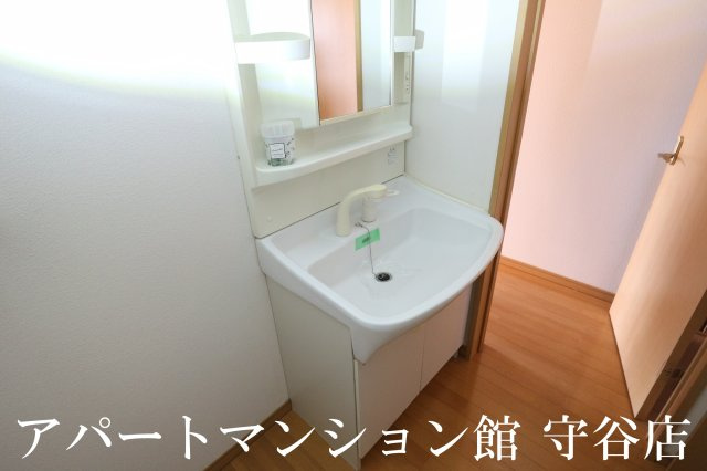 ラポールIWAIの独立洗面台