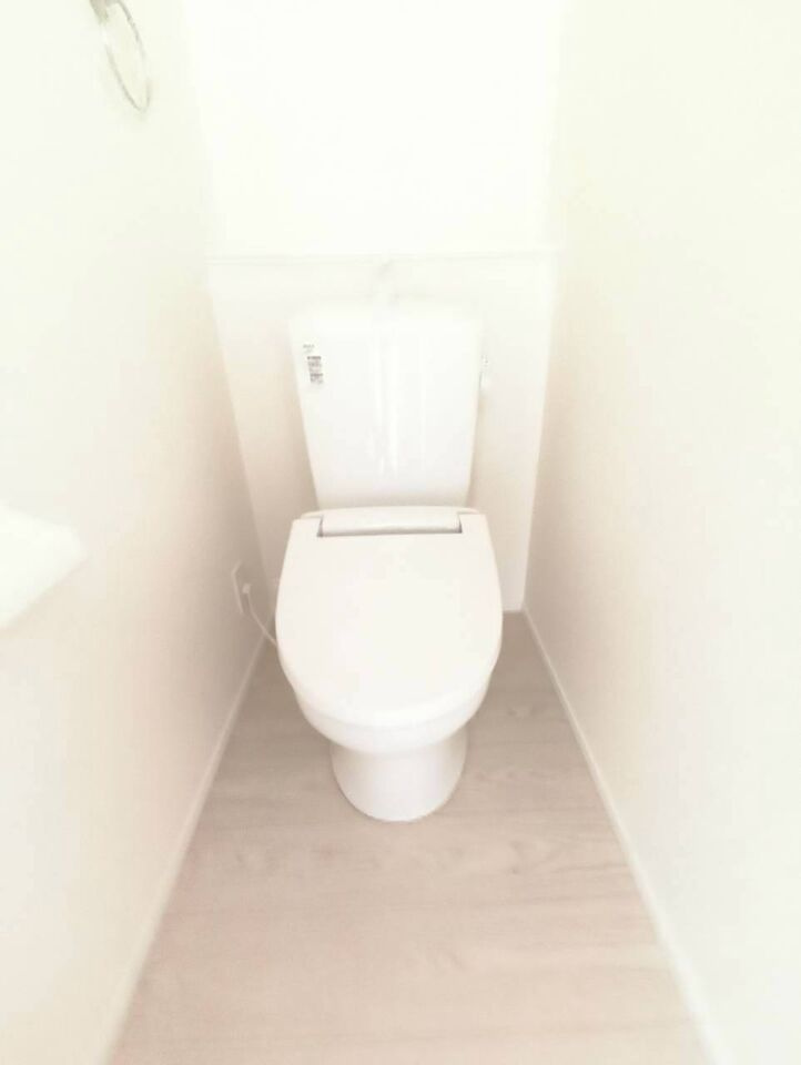 東区昭和町2期　1号棟のトイレ|2階にもトイレがあり、朝の混雑の解消にも役立ちます