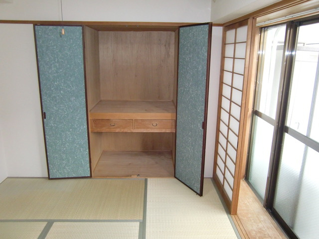 神戸市灘区大石東町２丁目の賃貸マンションの和室