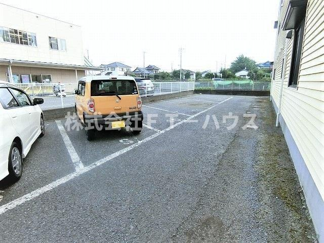 第４ラフィーネの駐車場