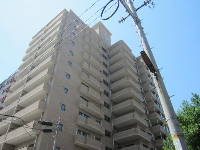 リビンコート厚生町の外観