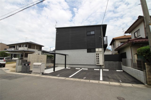 New　Arkの駐車場