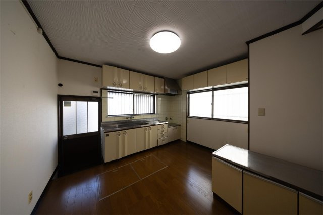 門田本町戸建　の居間・リビング