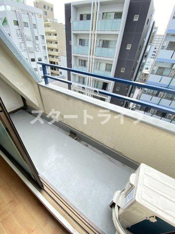 大阪市東淀川区西淡路１丁目の賃貸マンションのバルコニー