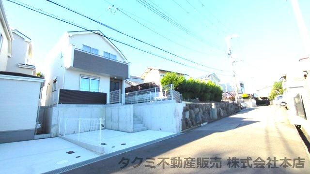 神戸市垂水区南多聞台　新築戸建て　ラスト２区画の前面道路含む現地写真