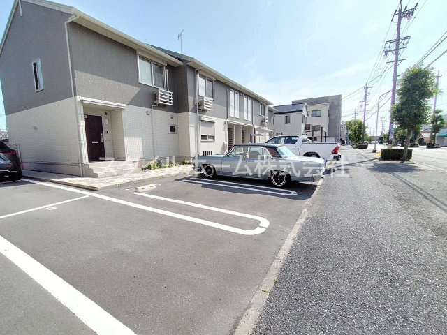 イーグル花田の駐車場