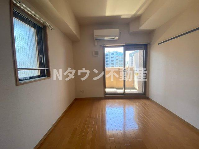 【居間・リビング】 | プレサンス名古屋駅前 | こちらの居間で趣味の時間をお楽しみください