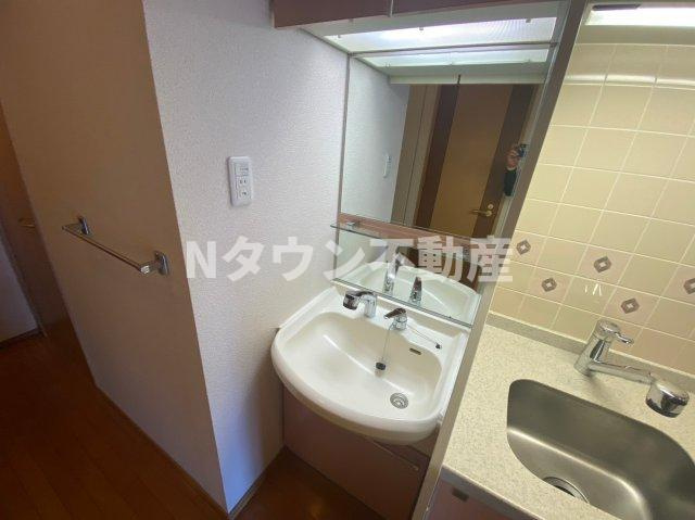 【独立洗面台】 | プレサンス名古屋駅前 | 独立洗面台で身支度をすべて済ませてしまいましょう