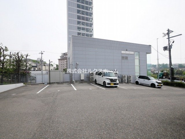 カサルテ吹田青葉丘の駐車場