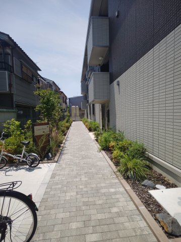 Casa alivioのエントランス|落ち着いたエントランスです