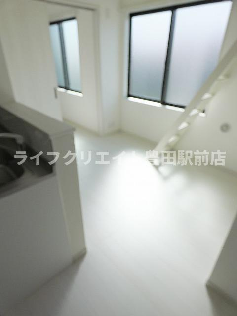 レネットメルル百草園の居間・リビング