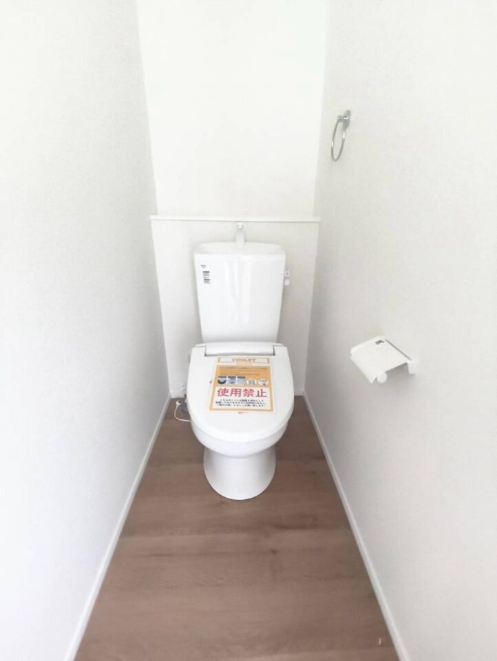 南区平田2丁目1期　1号棟のトイレ|2階にもトイレがあり、朝の混雑の解消にも役立ちます