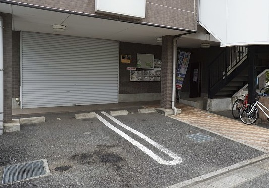 フレグランス2の駐車場