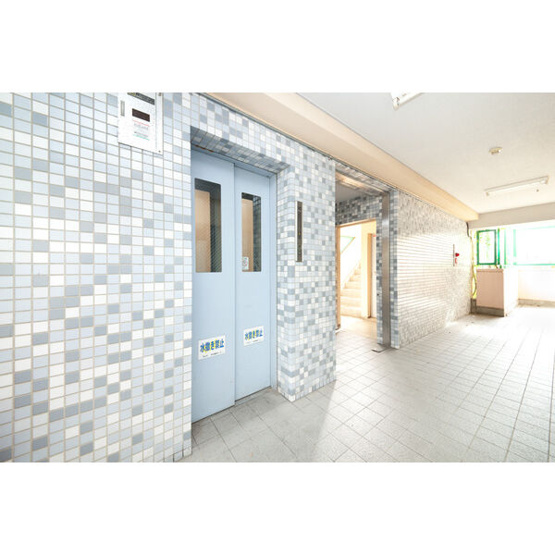 【その他共用部分】 | LAKELAND.M | 共用部分のエレベーターです