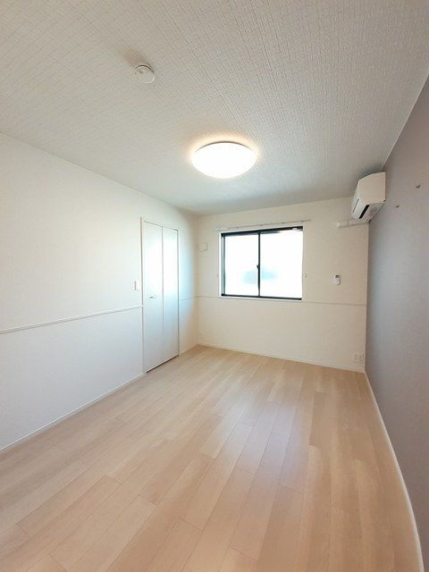 サンシティ　総社の洋室