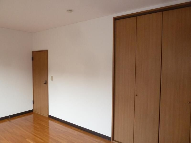 髙橋ガーデンハウスB棟102の寝室