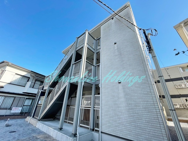 鎌倉市山崎のアパートの外観