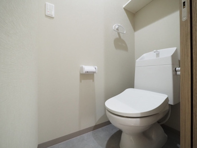 【トイレ】 | シェリル城北公園 | 落ち着いた色調のトイレです