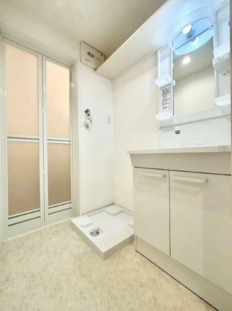 ＡＤＣ新外クルークの独立洗面台|同タイプの別部屋の写真です。※現況優先