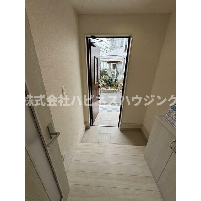 Ｓｕｍａｉ－ｔｏ柏市しいの木台０１(スマイートカシワシシイノキダイゼロイチ)の玄関
