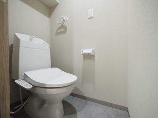 【トイレ】 | シェリル城北公園 | 落ち着いた色調のトイレです