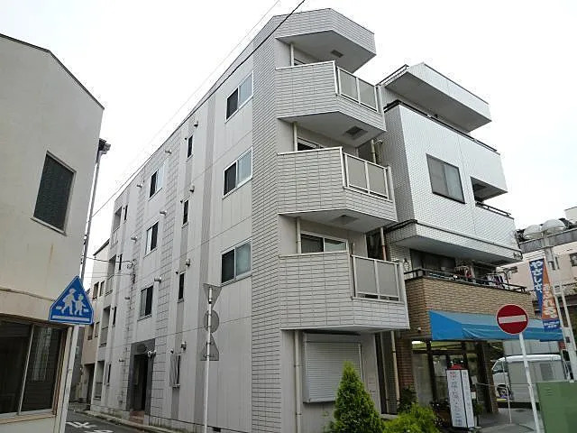 ソレイユ横濱のエントランス